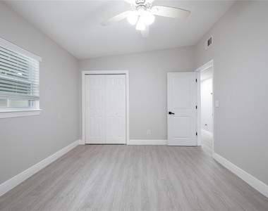 291 Ivey Road - Photo Thumbnail 18