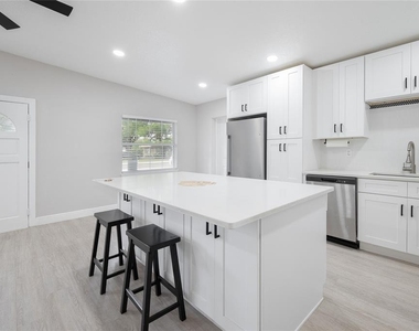 291 Ivey Road - Photo Thumbnail 11