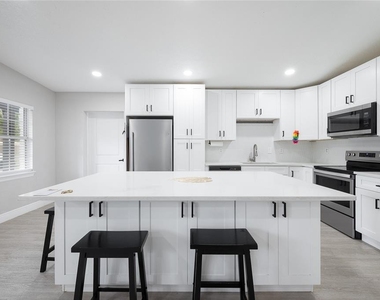291 Ivey Road - Photo Thumbnail 12