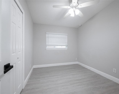 291 Ivey Road - Photo Thumbnail 23