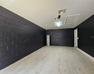 622 Brooke Court - Photo Thumbnail 8