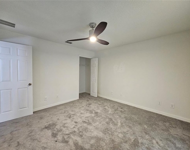 622 Brooke Court - Photo Thumbnail 13