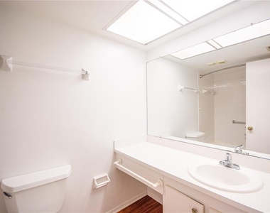 305 30th Avenue W - Photo Thumbnail 15