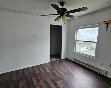 240 Greenbush Street - Photo Thumbnail 7