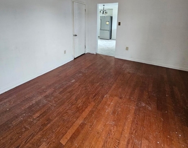 240 Greenbush Street - Photo Thumbnail 8