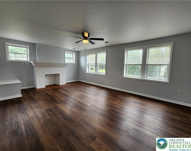 4034 Easton Avenue - Photo Thumbnail 5