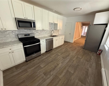 452 Hanover Avenue - Photo Thumbnail 13