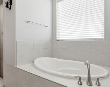 13131 Oakhampton Avenue - Photo Thumbnail 25