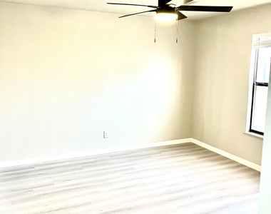 11676 Andrienne Drive - Photo Thumbnail 3