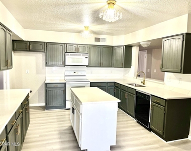 11676 Andrienne Drive - Photo Thumbnail 17