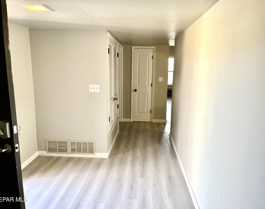 11676 Andrienne Drive - Photo Thumbnail 10