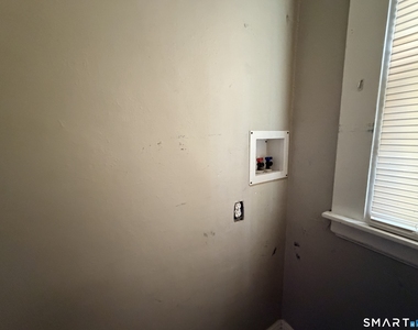 152 Lyons Street - Photo Thumbnail 10