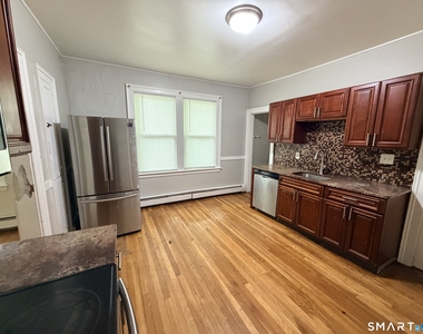 152 Lyons Street - Photo Thumbnail 4