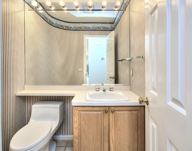 135 Regents Park - Photo Thumbnail 7