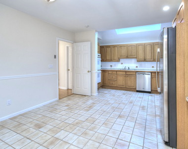 135 Regents Park - Photo Thumbnail 20
