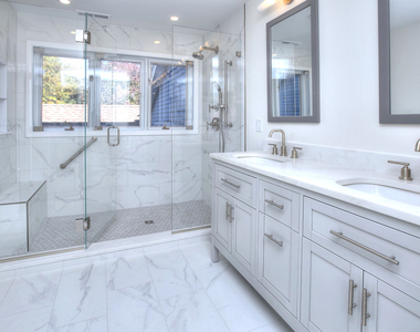 135 Regents Park - Photo Thumbnail 24