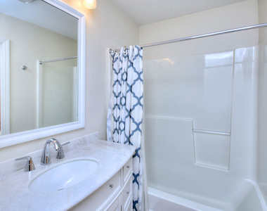 135 Regents Park - Photo Thumbnail 30