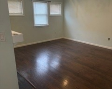 433 Blake Street - Photo Thumbnail 11