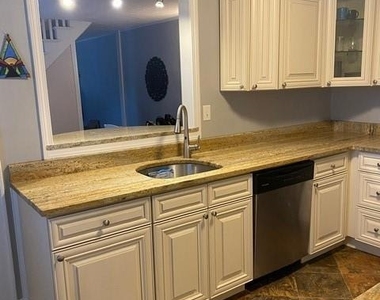 334 Summit Street - Photo Thumbnail 6