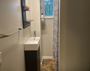 334 Summit Street - Photo Thumbnail 14