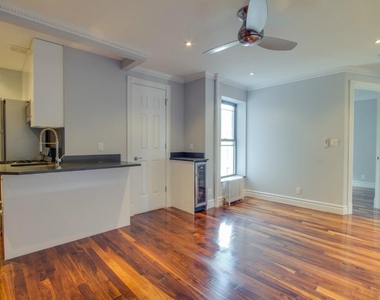 1590 Lexington Avenue  - Photo Thumbnail 1