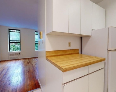 330 east 74th Street - Photo Thumbnail 1