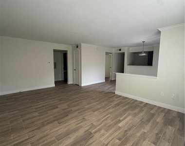 8101 W Flamingo Road - Photo Thumbnail 2