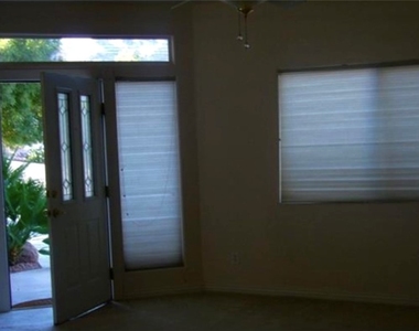 647 Florence Drive - Photo Thumbnail 4