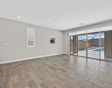 921 Cirrus Cloud Avenue - Photo Thumbnail 3