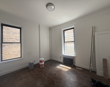 106 East 81st Street - Photo Thumbnail 2