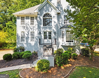 608 Adam Circle - Photo Thumbnail 2