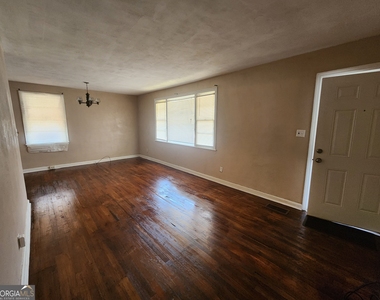 3128 Carver Street - Photo Thumbnail 2