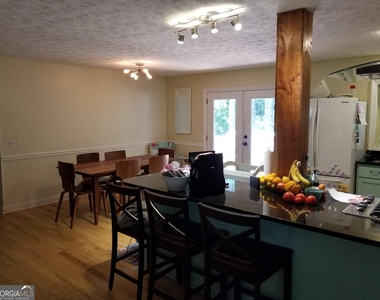 410 Rocky Drive - Photo Thumbnail 2