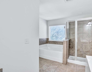 330 Avalon Square - Photo Thumbnail 31