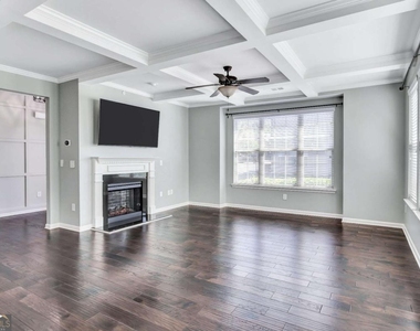 330 Avalon Square - Photo Thumbnail 4