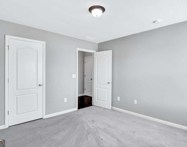 330 Avalon Square - Photo Thumbnail 37