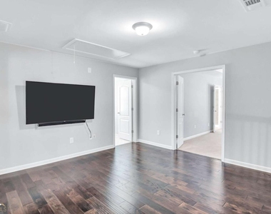 330 Avalon Square - Photo Thumbnail 20