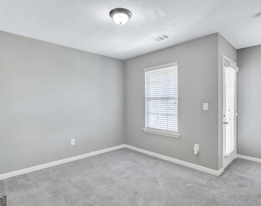 330 Avalon Square - Photo Thumbnail 33
