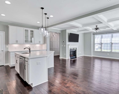 330 Avalon Square - Photo Thumbnail 11