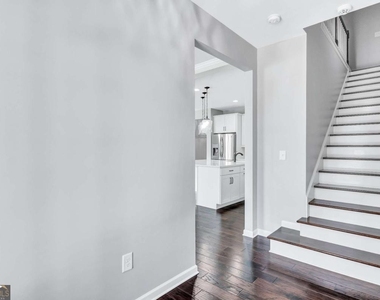 330 Avalon Square - Photo Thumbnail 17