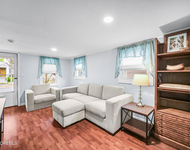 1842 Parkway - Photo Thumbnail 5