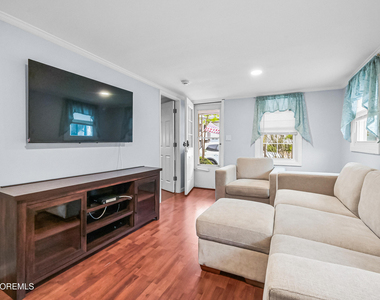 1842 Parkway - Photo Thumbnail 4