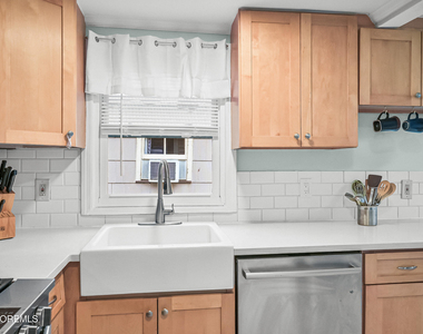 1842 Parkway - Photo Thumbnail 8