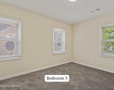 1006 Sewall Avenue - Photo Thumbnail 10