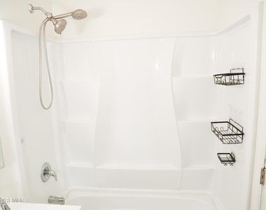101 Anelve Avenue - Photo Thumbnail 13