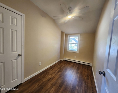 43 Shoreland Terrace - Photo Thumbnail 12