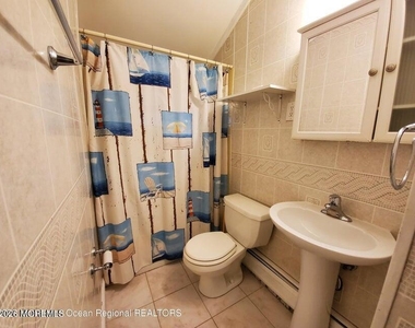 43 Shoreland Terrace - Photo Thumbnail 7