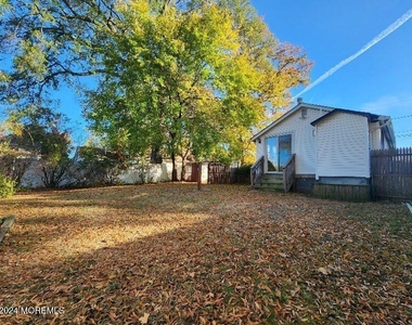 43 Shoreland Terrace - Photo Thumbnail 1