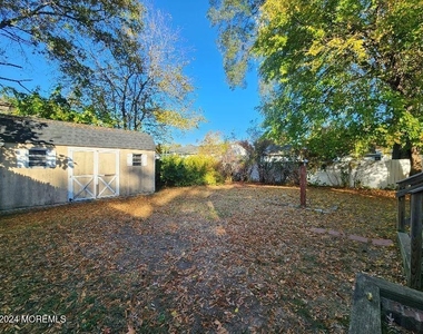 43 Shoreland Terrace - Photo Thumbnail 14