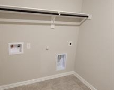 2644 Oneida Lane - Photo Thumbnail 13